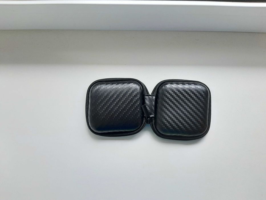 Новый чехол для наушников, кабеля, зарядного, ключей...на молнии 7*7*3