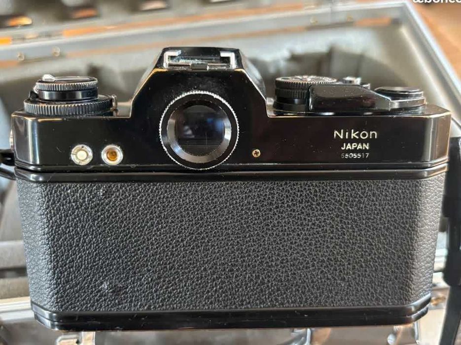 Câmera de filme Nikon Nikkormat + 3 lentes