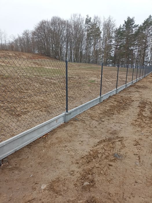 Montaż ogrodzenia panelowego 3D i z siatki