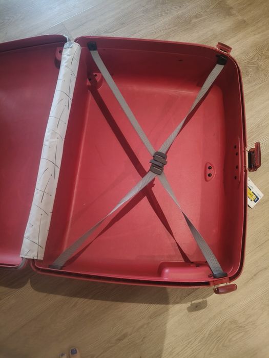Mala Samsonite, de porão