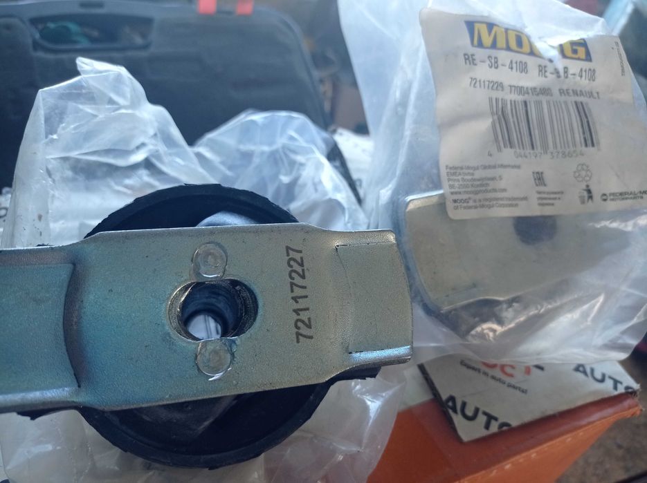 Corpo do eixo para RENAULT LAGUNA, MOOG RE-SB-4095 Suspensão,