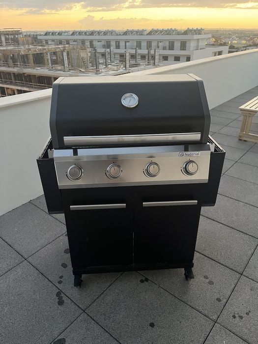 Barbecue a gas com 4 queimadores