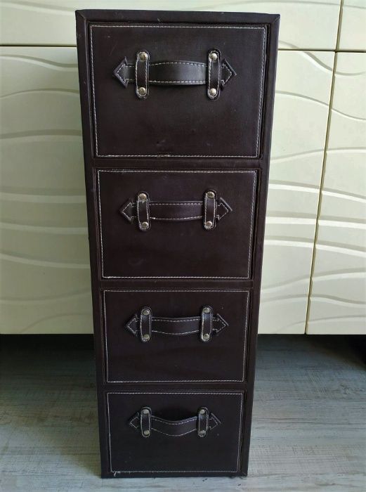 Komódka z szufladami