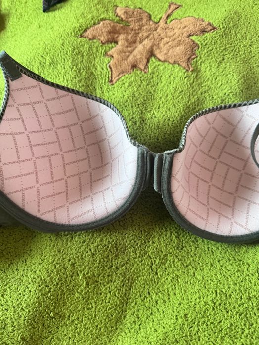 Бюстгальтер Victoria Secret 36B