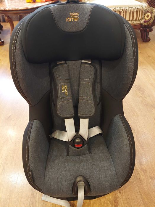 Дитяче автокрісло Britax Romer Trifix2 i-Size 76-105 см.
