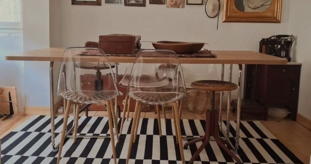 Mesa de jantar moderna, madeira maciça, pés cromados