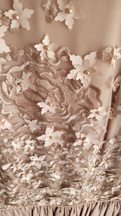 Śliczna Sukienka LOU