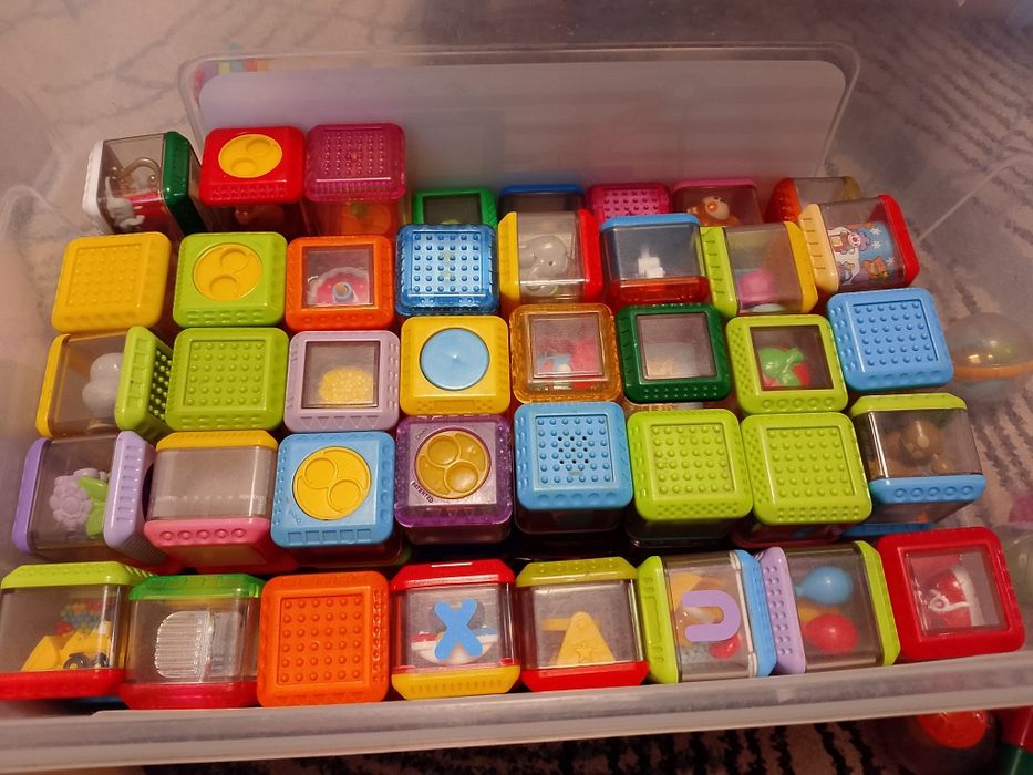Продам сенсорні кубики від фірми Fisher Price