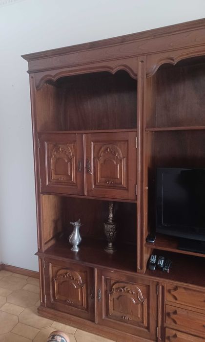 Movel de sala em madeira maciça.
