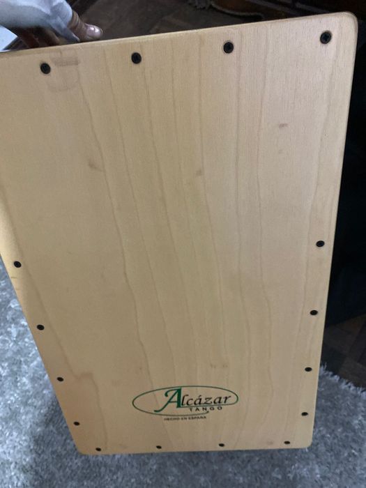 Vendo Cajon/caixa flamenca completamente nova alcázar tango