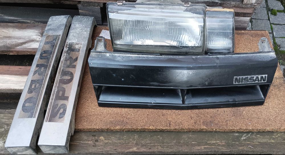 решітка радіатора Nissan Sunny купе