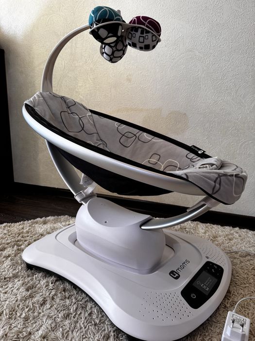 Укачувальний центр 4moms mamaRoo 4.0