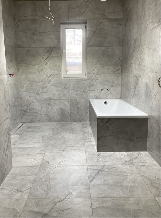 Плиточник вкладання плитки