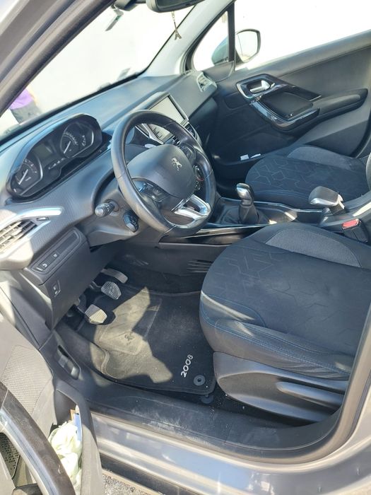 Peugeot 2008 com 123000 km
