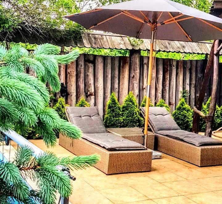 #382 Будинок з теплим басейном на вулиці