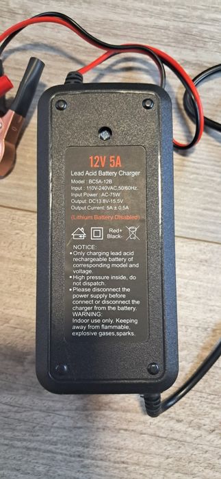 Продам зарядний пристрій та АКБ.