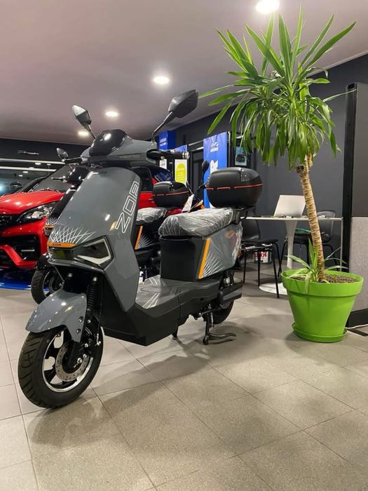 Scooter 100% eletrica , velocipede , bicicleta eletrica