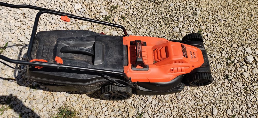 Aparador elétrico Ryobi 350w + Corta relva Black+Decker 38cm 1600w