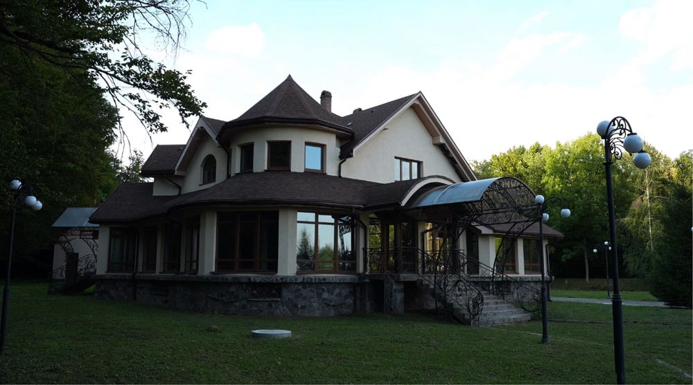 Продам заміський будинок, база відпочинку, центр реабілітації