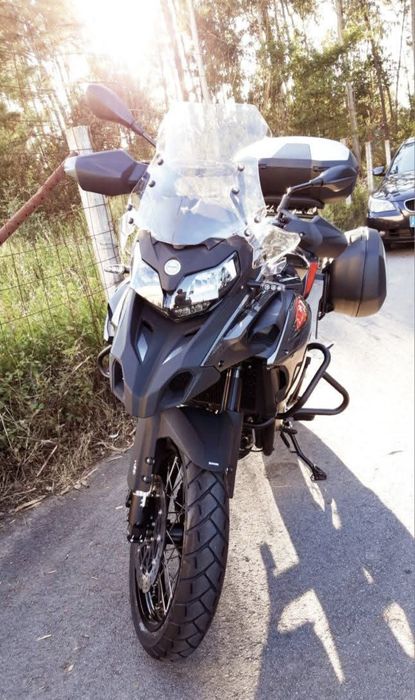 Benelli 502X mota de garagem com pouco uso.