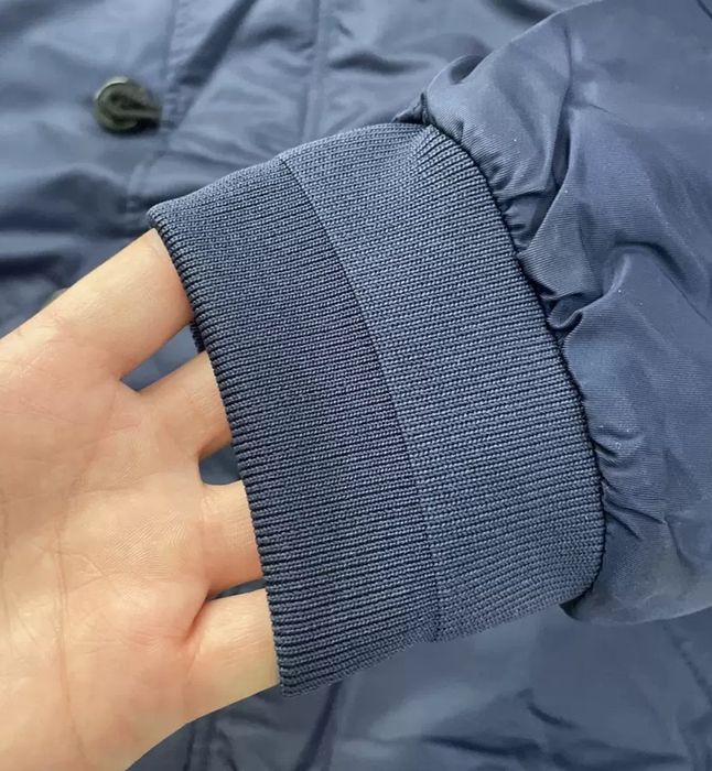 Куртка Аляска с капюшоном и натуральным мехом на капюшоне.