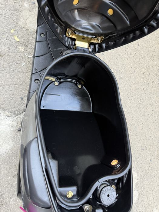 Suzuki Lets l свіжо привезений з Японії