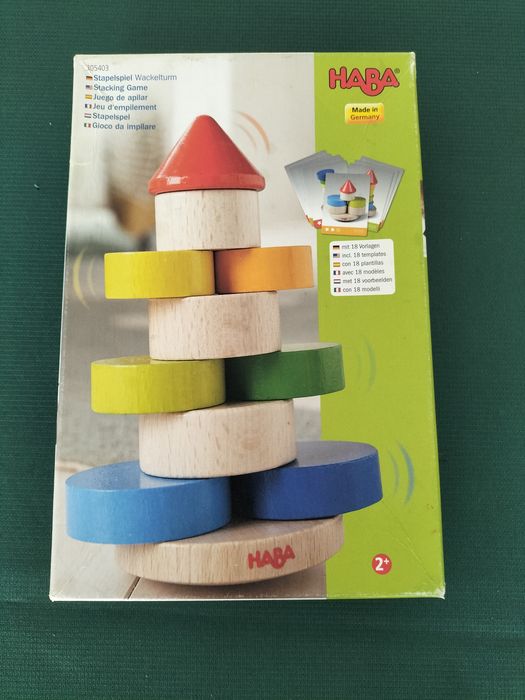 Jogo de empilhar educativo em madeira