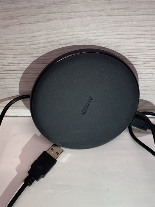 Бездротова зарядка Anker PowerWave 7.5 (A2503)