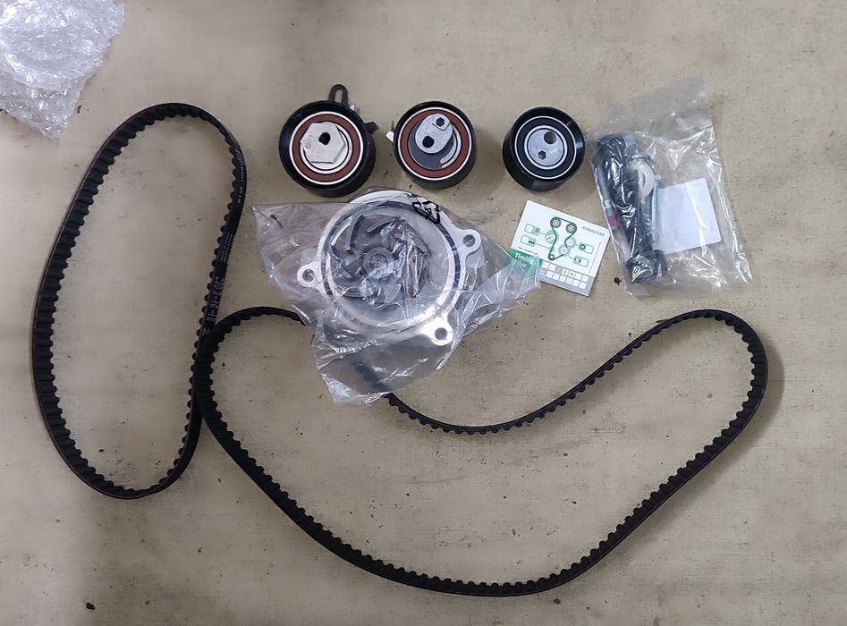 Комплект ГРМ + помпа VW LT 2.5 / VW T4 2.5TDI.