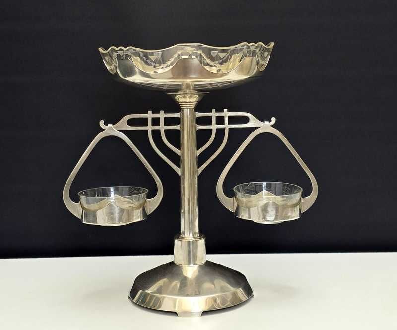 Secesyjna posrebrzana patera z dwoma koszykami lata 30-te