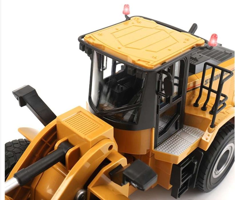 Máquina Pá carregadora RC HUINA 1552 / 1567 articulada 2.4G 4x4 leds