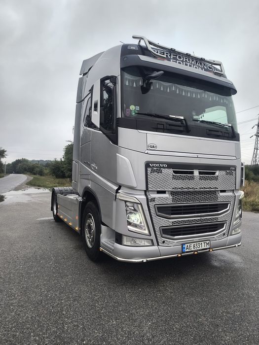 В продажу Volvo fh13