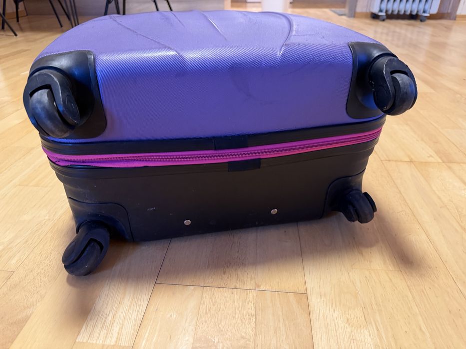 Чемодан фирмы  Big T / размер L