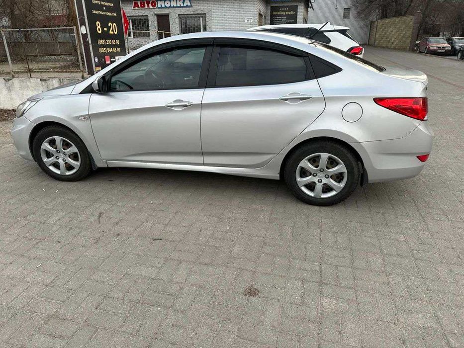 Hyundai Accent 2011