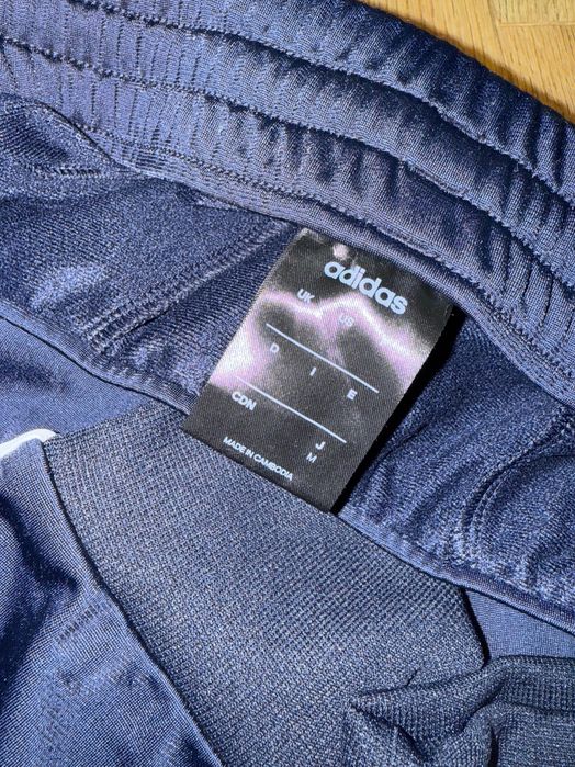 Спортивні штани.