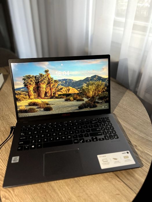 Laptop ASUS 8GB RAM, 500GB pamięci jak NOWY