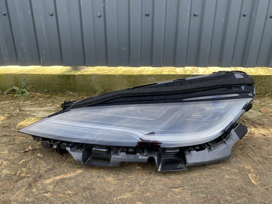 Передня ліва фара Tesla Model 3 Highland