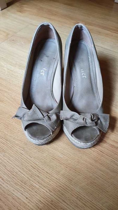 Oliwkowe koturny piękne koturny khaki lato wiosna hit