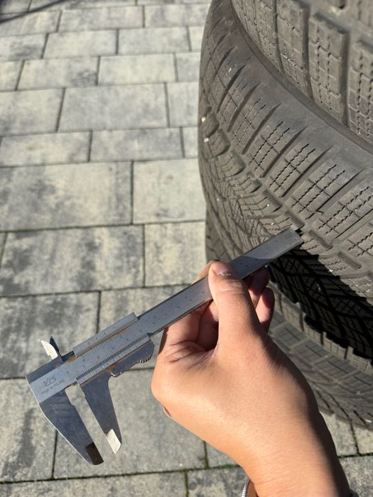 Goodyear Ultragrip Performance + 245/45/18 (homologacja BMW, ~7mm)