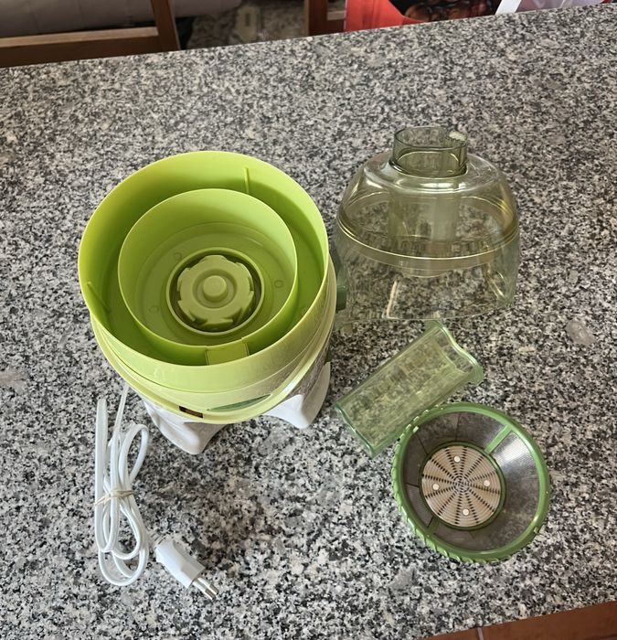 Máquina de fazer sumo Taurus Liqua Fresh