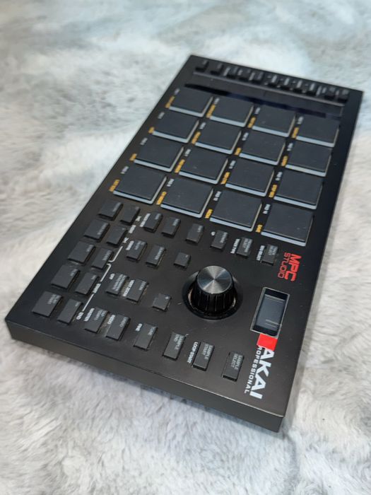 MPC Studio  AKAI Professional ( Nunca Usado )