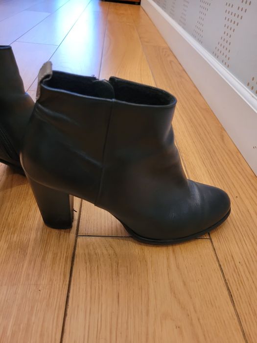 Kozaki damskie, skorzane, czarne r.39 Ryłko