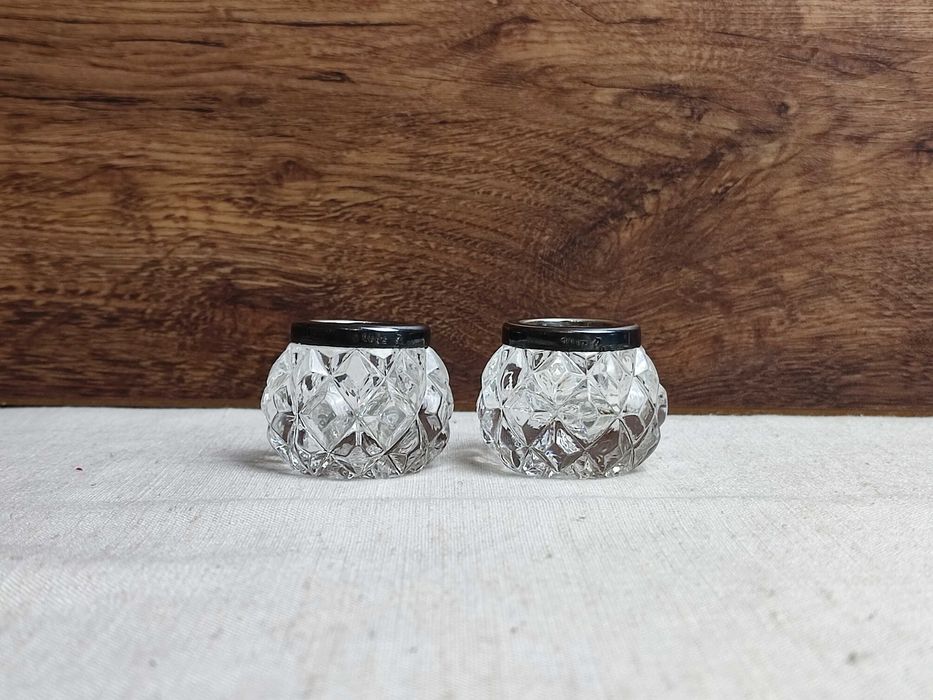 Szklane solniczki , przyprawniki - srebrne okucie