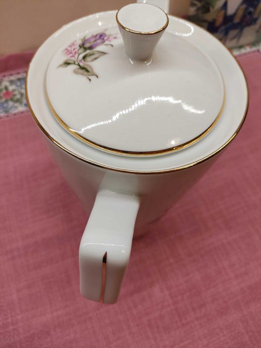 Dzbanek porcelanowy Chodzież z kwiatowym motywem