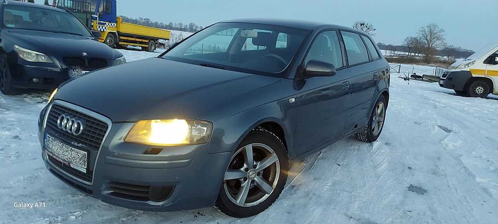 Audi A3 8P Sportback 1.6MPI 102KM 5-Drzwi DB Stan!Klima!HAK!Zarej.ubez