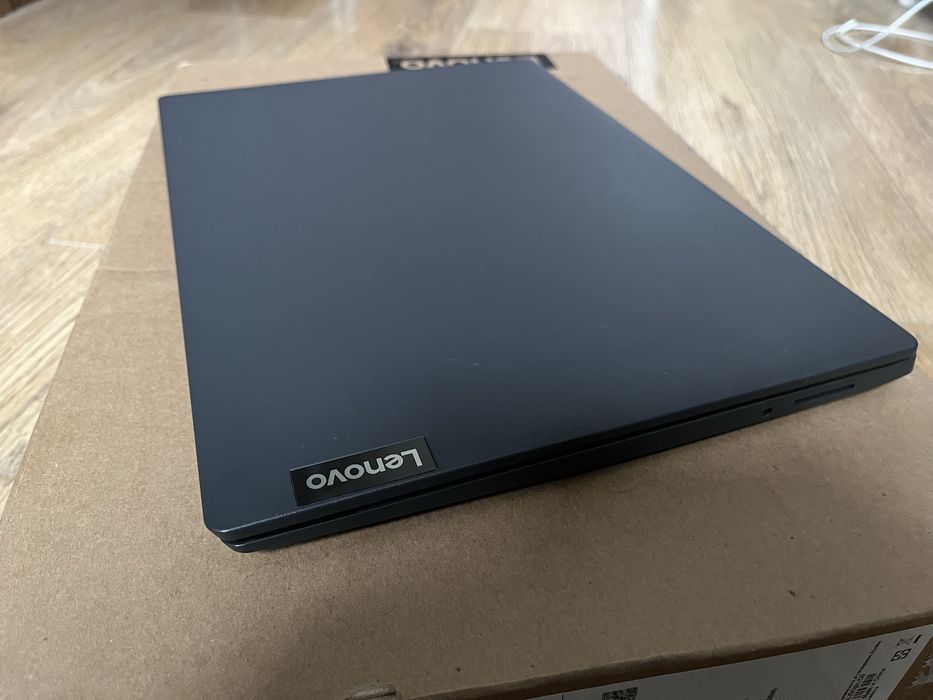 Laptop Lenovo V14-IIL i5-1035G1 8GB 240GB Ssd
