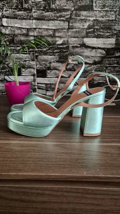 Buty na obcasie Angel Alarcon