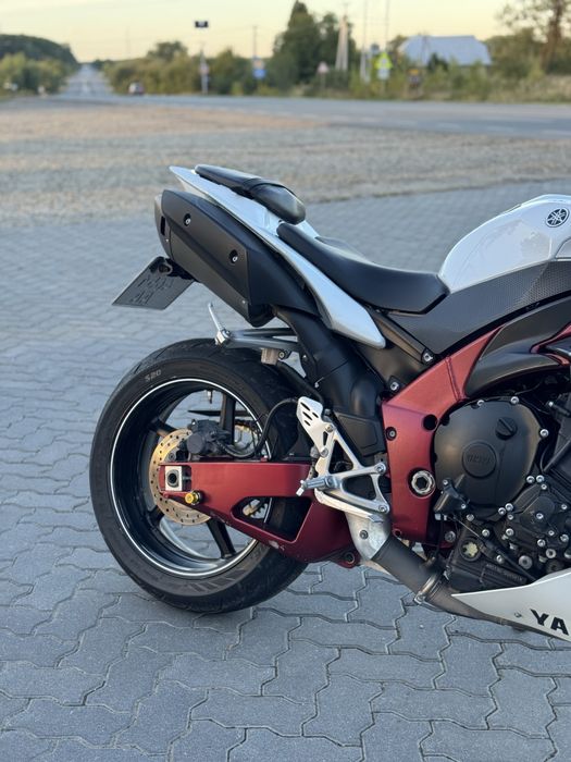 Yamaha R1 2010 Cross Planei4