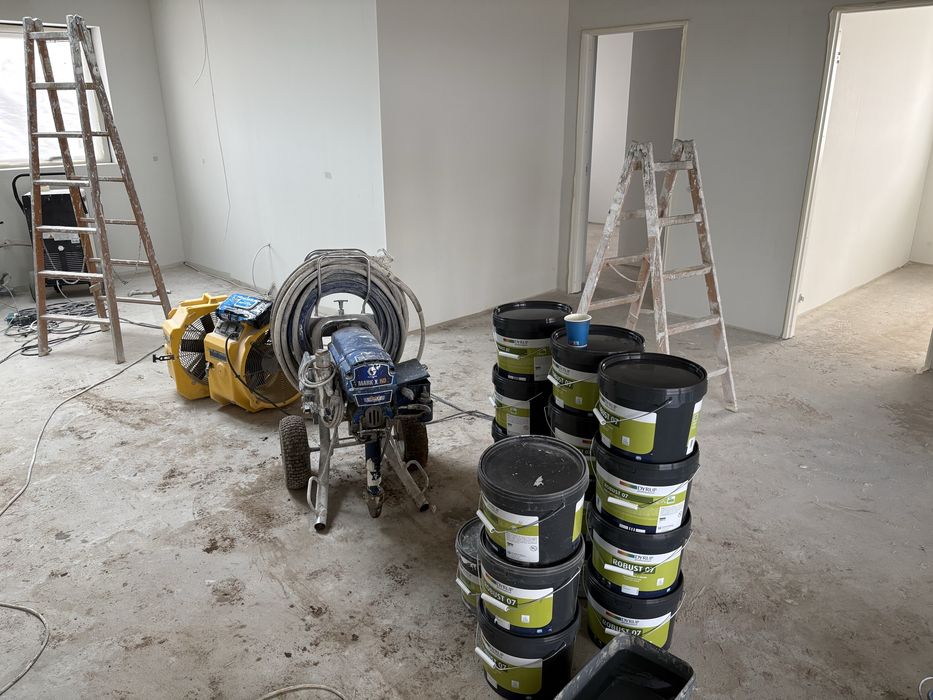 Szukam zleceń szpachlowanie malowanie agregatem