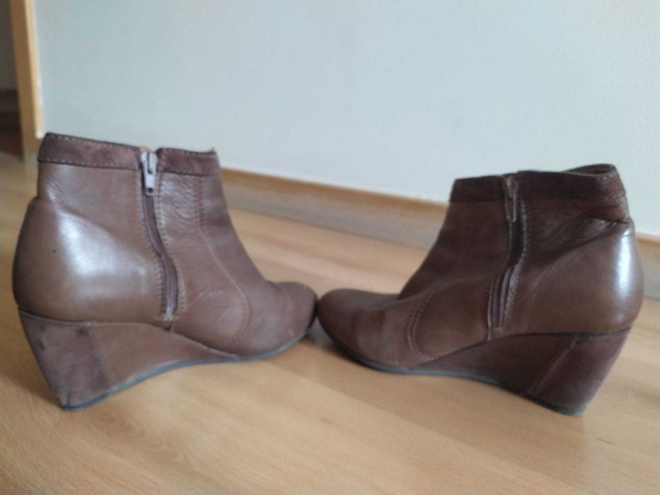 Botins castanhos, pele/camurça, muito confortáveis